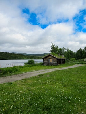 traditionele Sami hut met gras dak